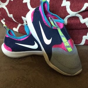 Nike Flexrunner girls no tie shoes